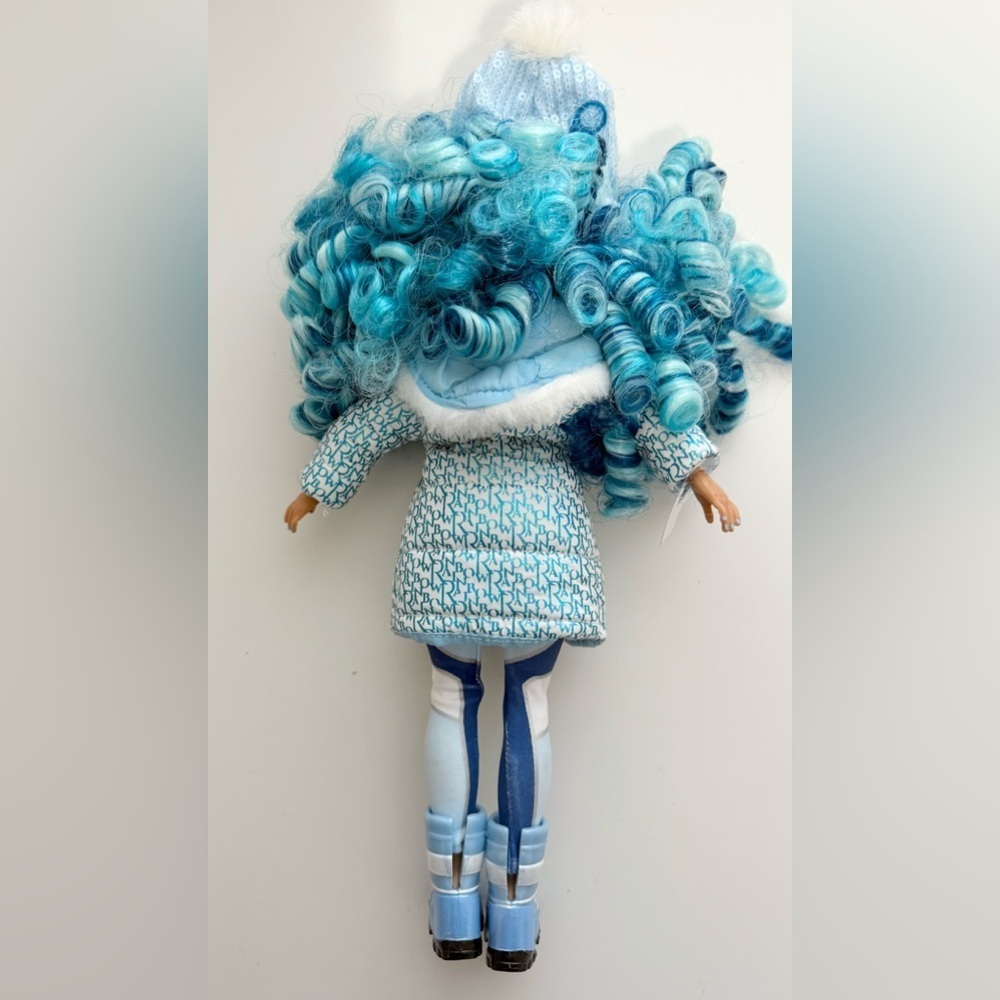 Rainbow fashion doll in puffer jacket set - Picture 3 of 4